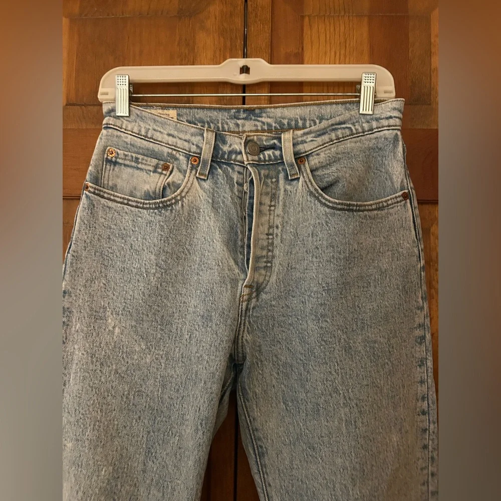 Levis levi’s red